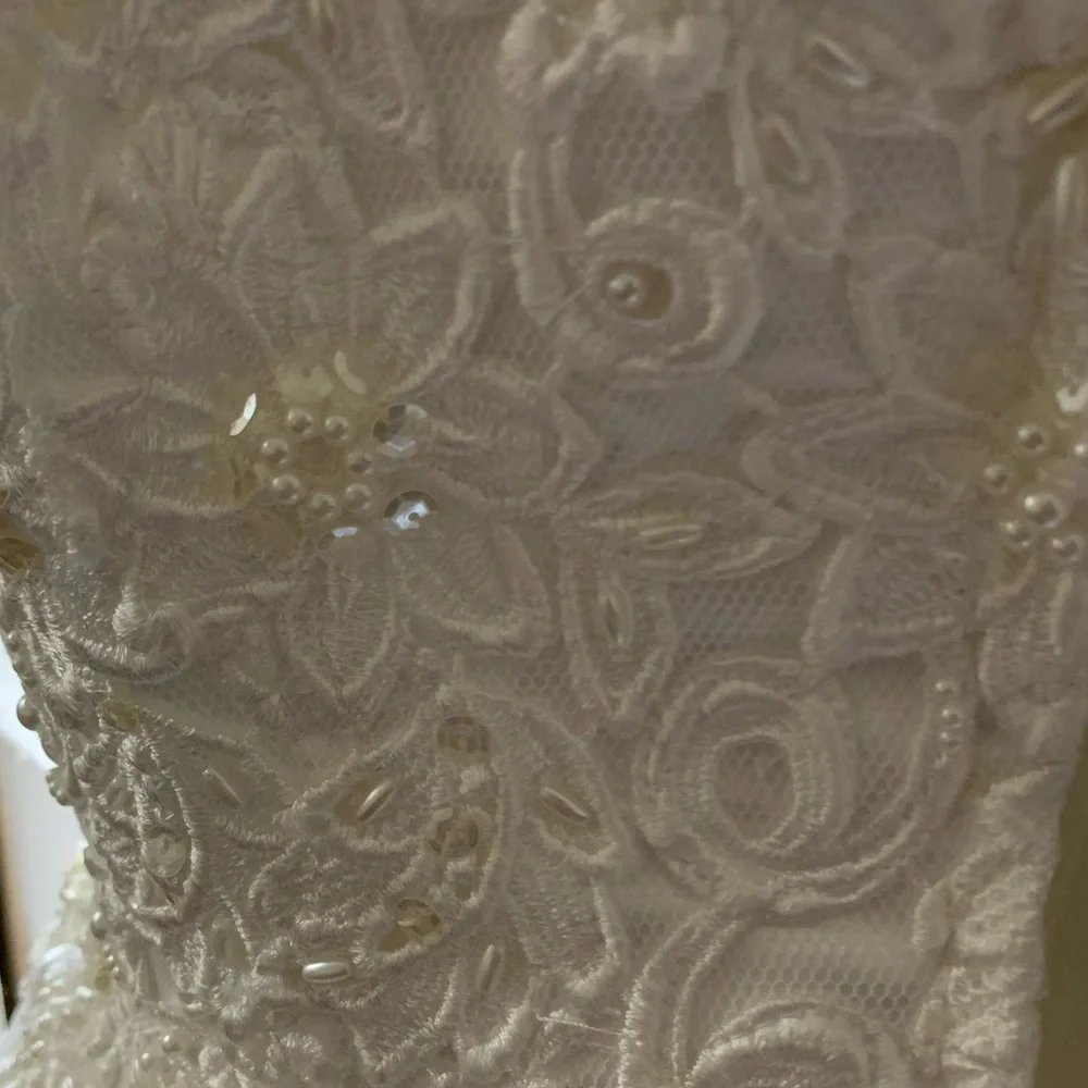 Pre loved 🥰 Morilee Vintage, minimal Raw Silk Wedding Dress. - Picture 4 of 15